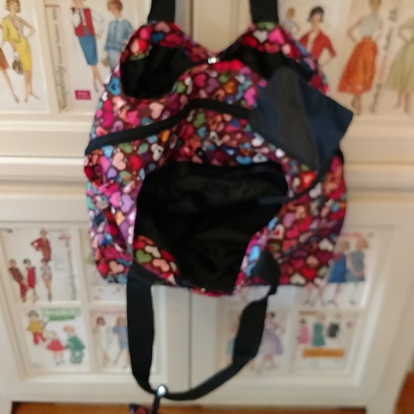 Heart motif multi colored overnight bag - Picture 3 of 9